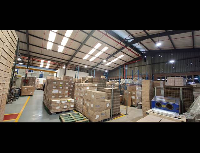 8,000M² WAREHOUSE TO LET IN BRIARDENE